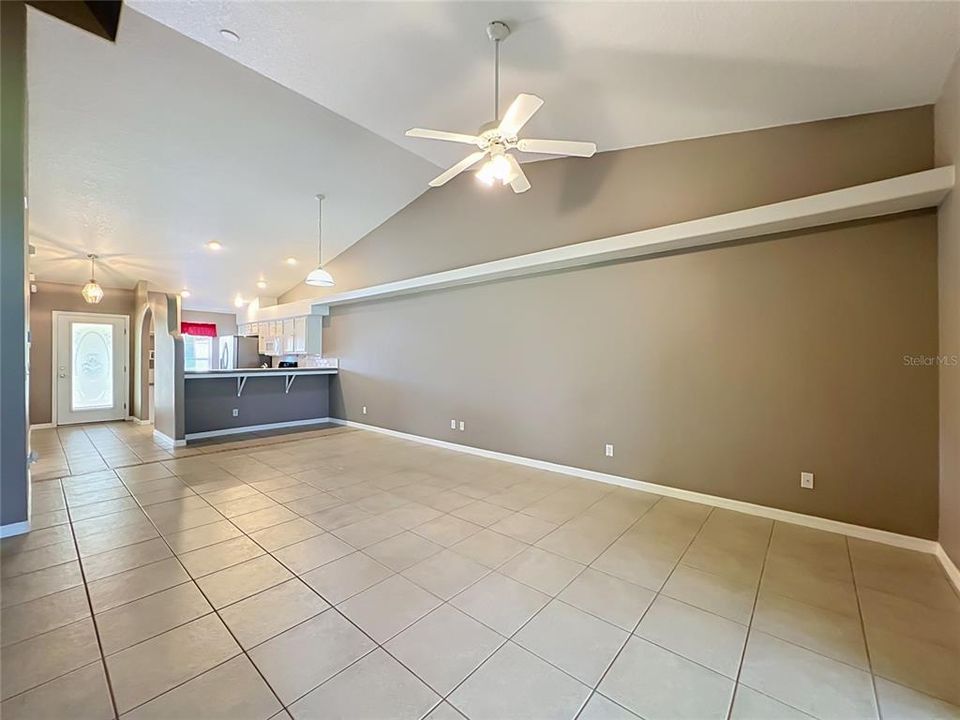 For Sale: $325,000 (3 beds, 2 baths, 1651 Square Feet)