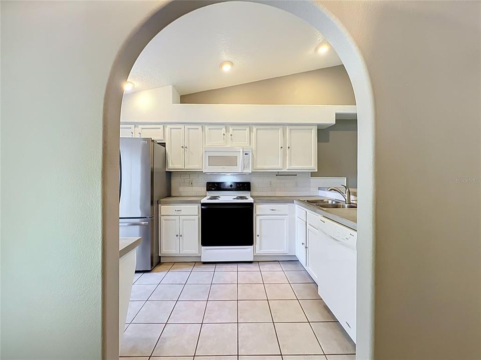 For Sale: $325,000 (3 beds, 2 baths, 1651 Square Feet)