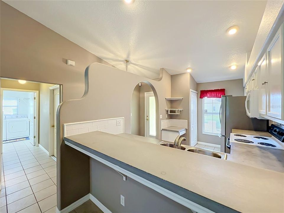 For Sale: $325,000 (3 beds, 2 baths, 1651 Square Feet)
