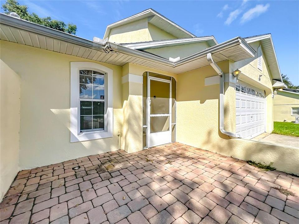 For Sale: $325,000 (3 beds, 2 baths, 1651 Square Feet)