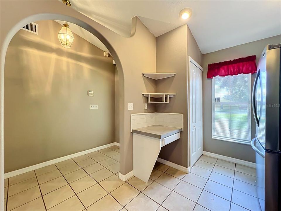 For Sale: $325,000 (3 beds, 2 baths, 1651 Square Feet)