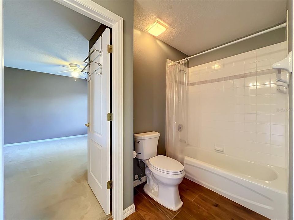 For Sale: $325,000 (3 beds, 2 baths, 1651 Square Feet)