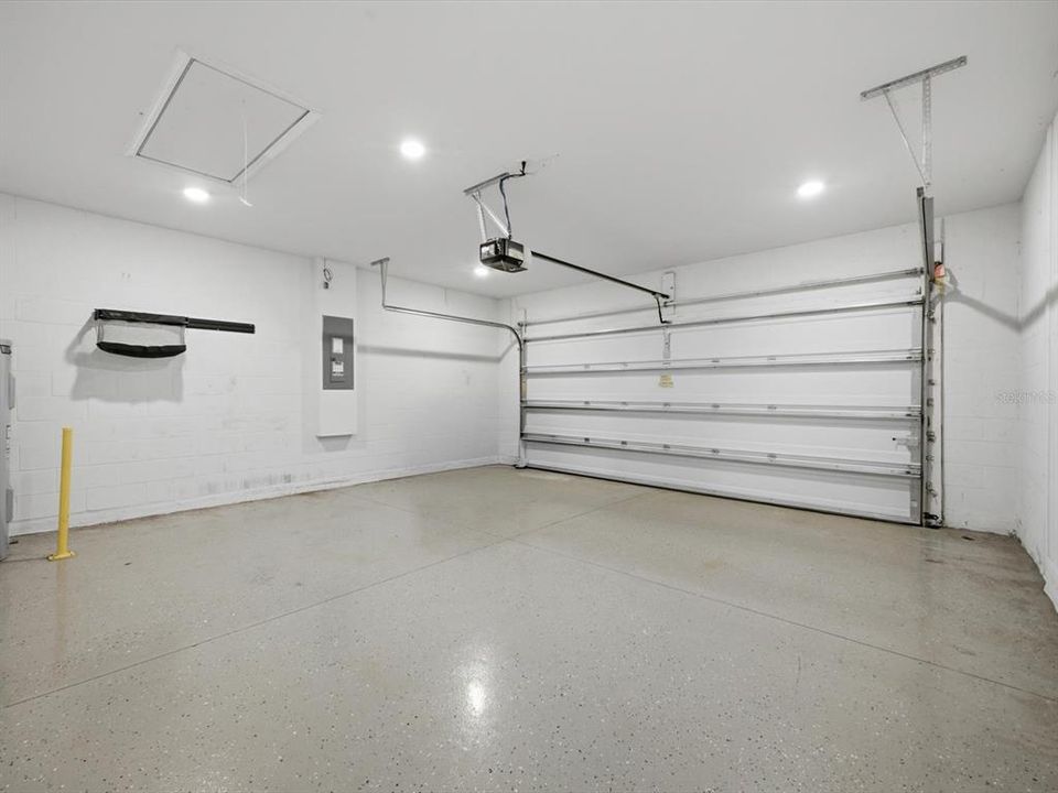 На продажу: $349,900 (4 спален, 2 ванн, 1731 Квадратных фут)