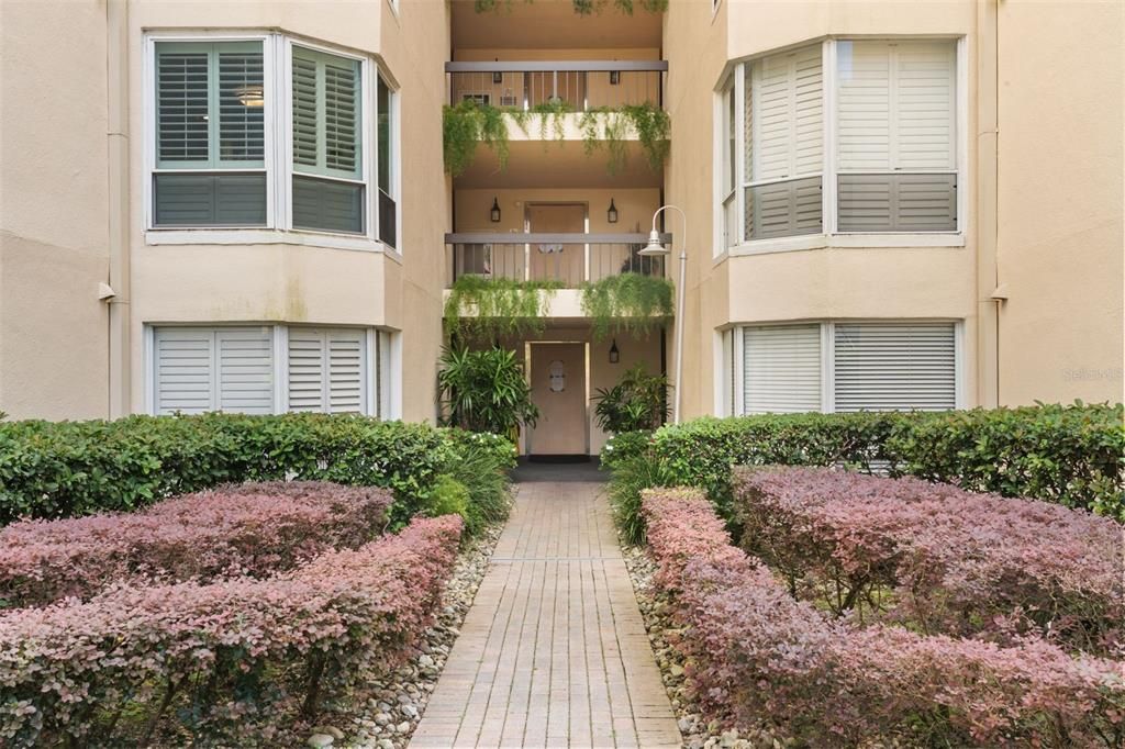 На продажу: $950,000 (2 спален, 2 ванн, 1203 Квадратных фут)