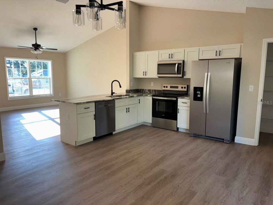 En Venta: $238,900 (3 camas, 2 baños, 1405 Pies cuadrados)