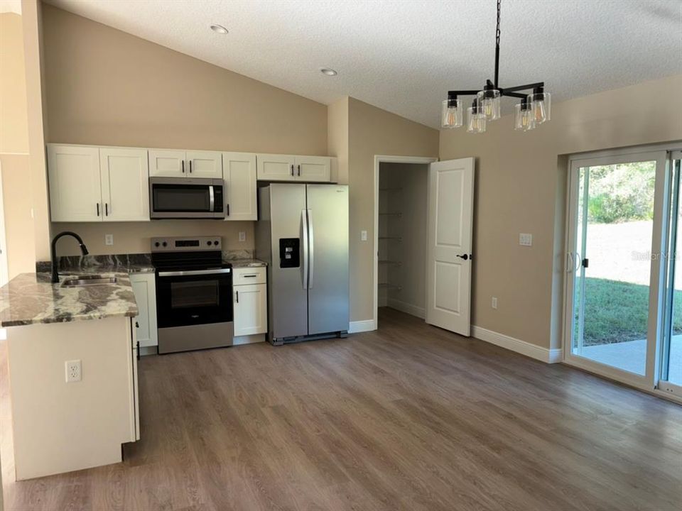 En Venta: $238,900 (3 camas, 2 baños, 1405 Pies cuadrados)