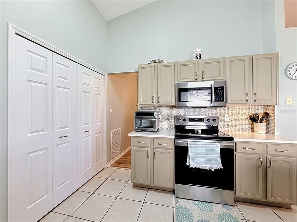 En Venta: $250,000 (2 camas, 2 baños, 1635 Pies cuadrados)