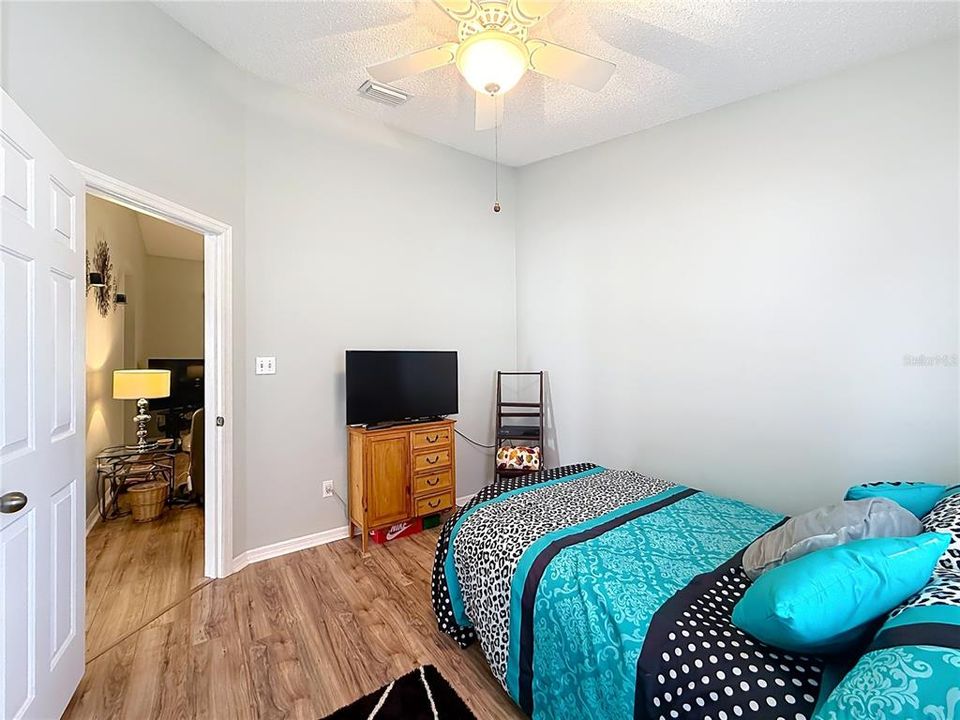 En Venta: $250,000 (2 camas, 2 baños, 1635 Pies cuadrados)