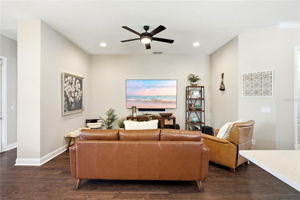 En Venta: $614,999 (3 camas, 2 baños, 1762 Pies cuadrados)