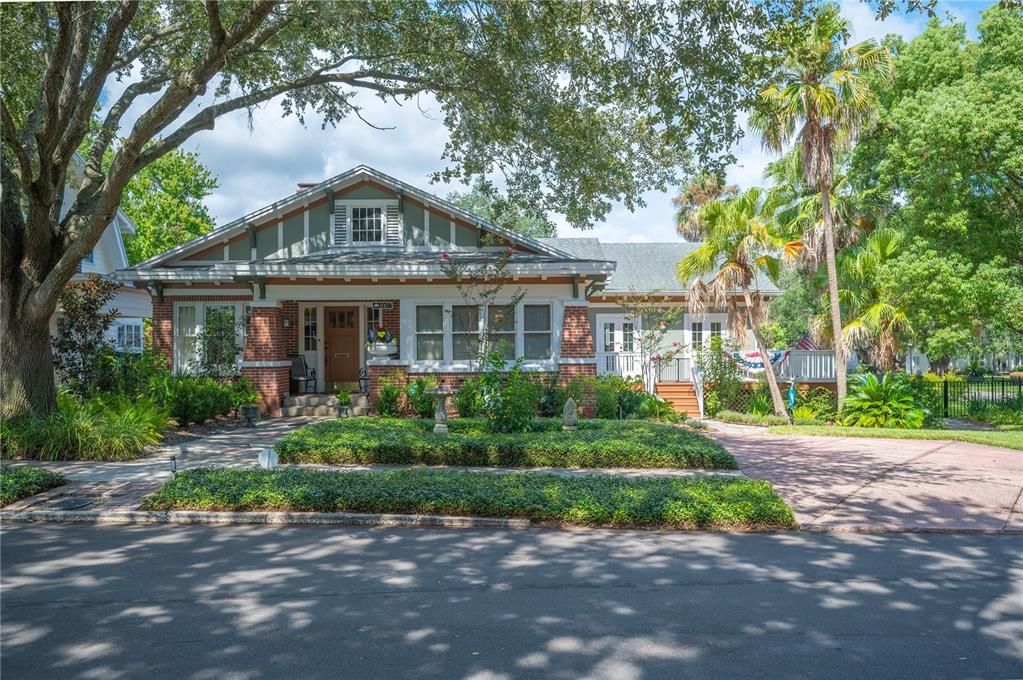 For Sale: $719,000 (3 beds, 3 baths, 2948 Square Feet)
