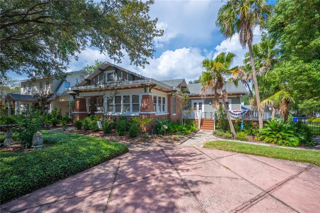 For Sale: $719,000 (3 beds, 3 baths, 2948 Square Feet)