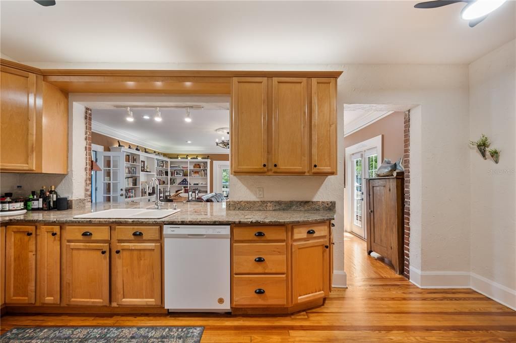 For Sale: $719,000 (3 beds, 3 baths, 2948 Square Feet)
