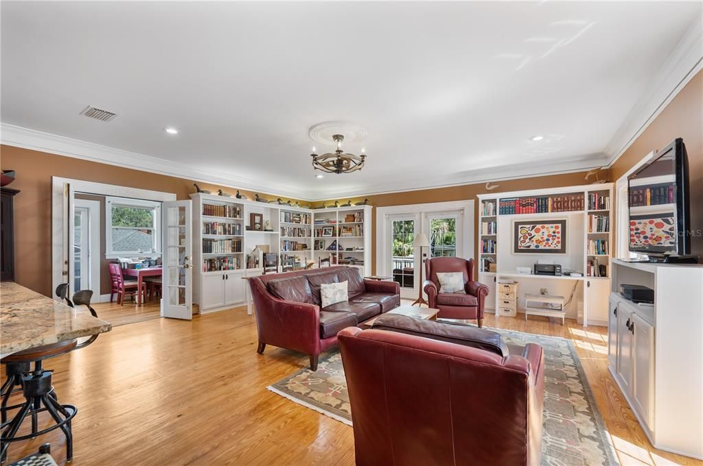 For Sale: $719,000 (3 beds, 3 baths, 2948 Square Feet)