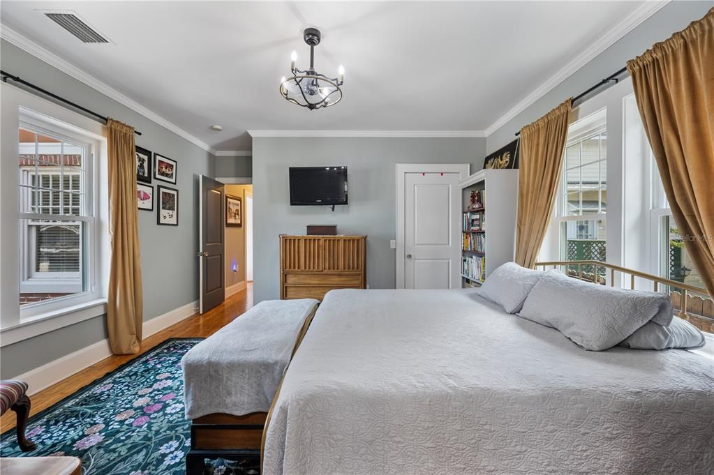 For Sale: $719,000 (3 beds, 3 baths, 2948 Square Feet)