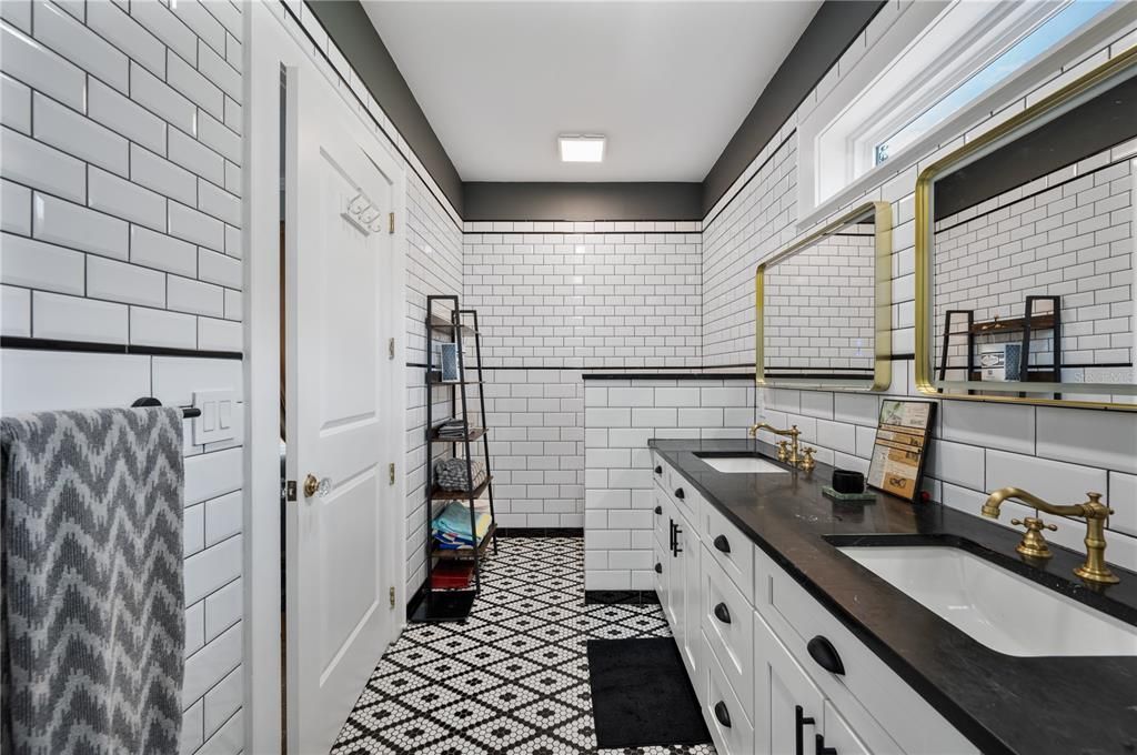 For Sale: $719,000 (3 beds, 3 baths, 2948 Square Feet)