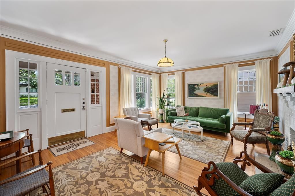 For Sale: $719,000 (3 beds, 3 baths, 2948 Square Feet)