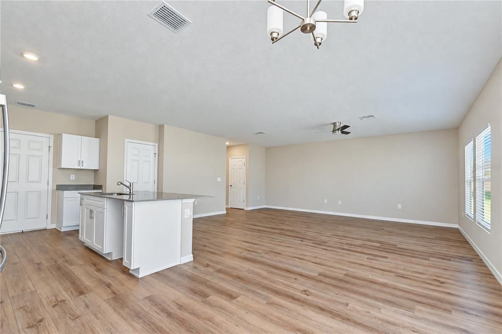 For Sale: $400,000 (4 beds, 2 baths, 2226 Square Feet)