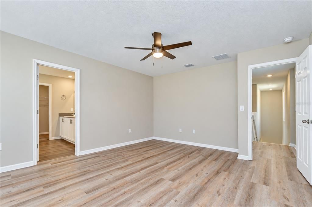 For Sale: $400,000 (4 beds, 2 baths, 2226 Square Feet)