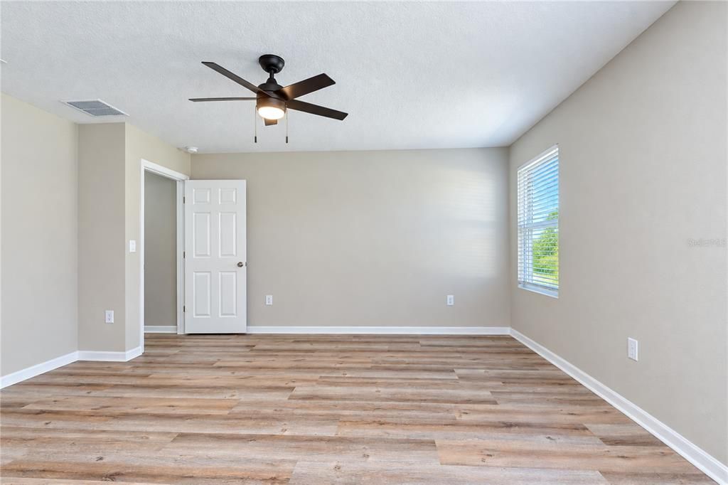 For Sale: $400,000 (4 beds, 2 baths, 2226 Square Feet)