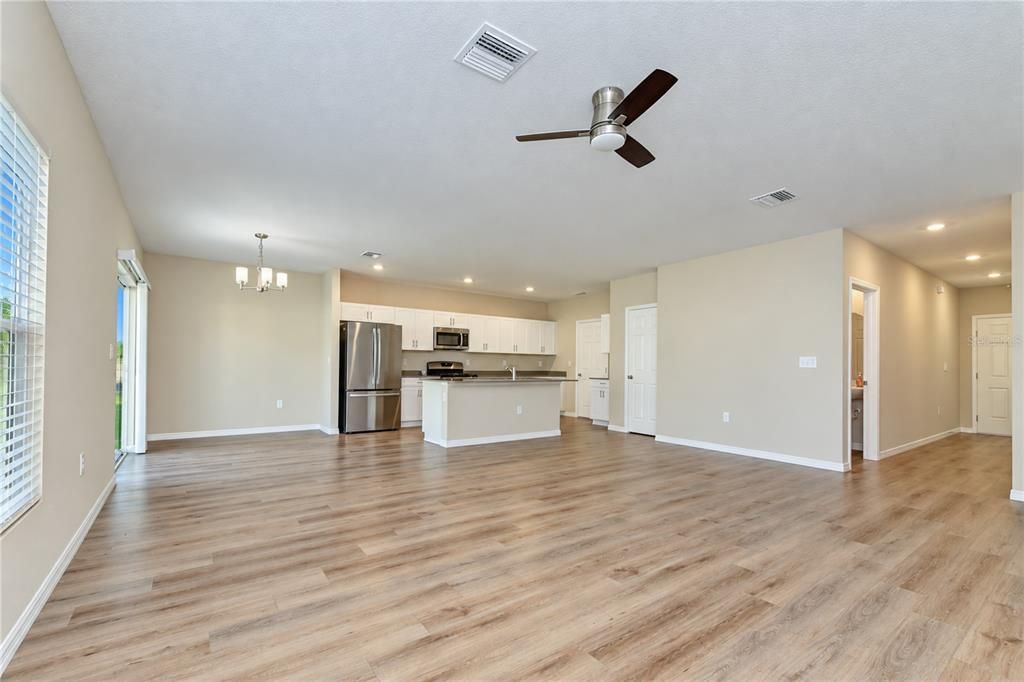 For Sale: $400,000 (4 beds, 2 baths, 2226 Square Feet)