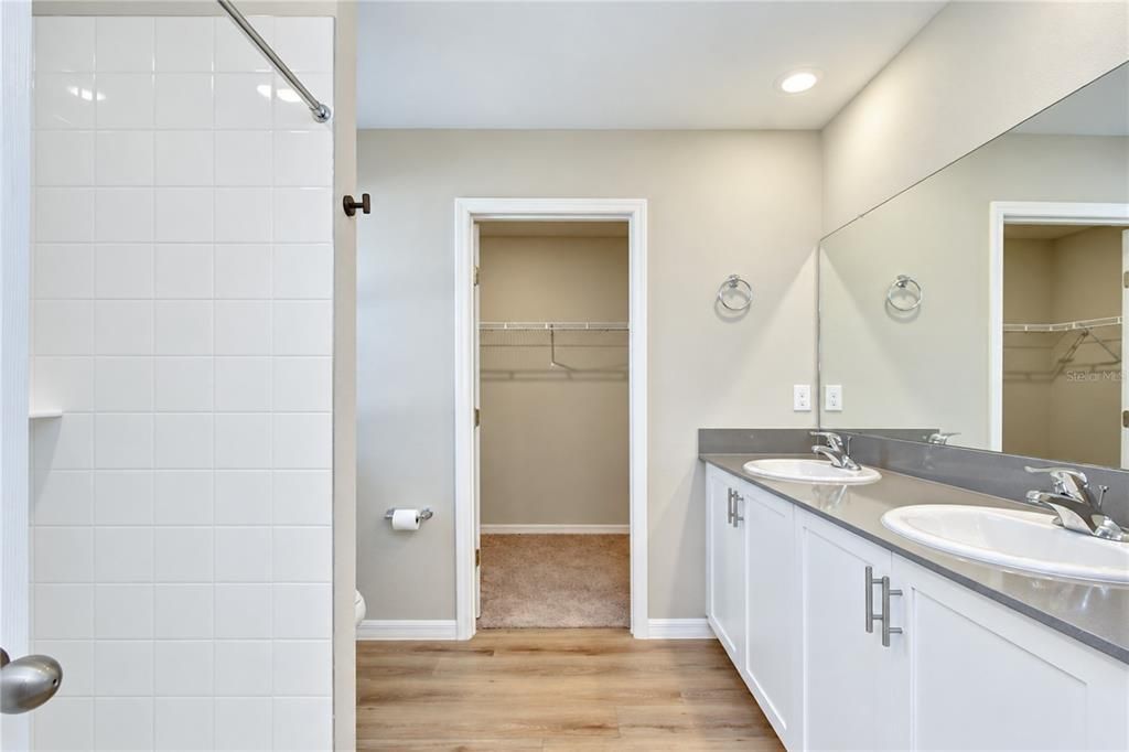 For Sale: $400,000 (4 beds, 2 baths, 2226 Square Feet)