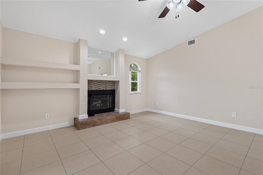 For Sale: $449,900 (3 beds, 2 baths, 1984 Square Feet)