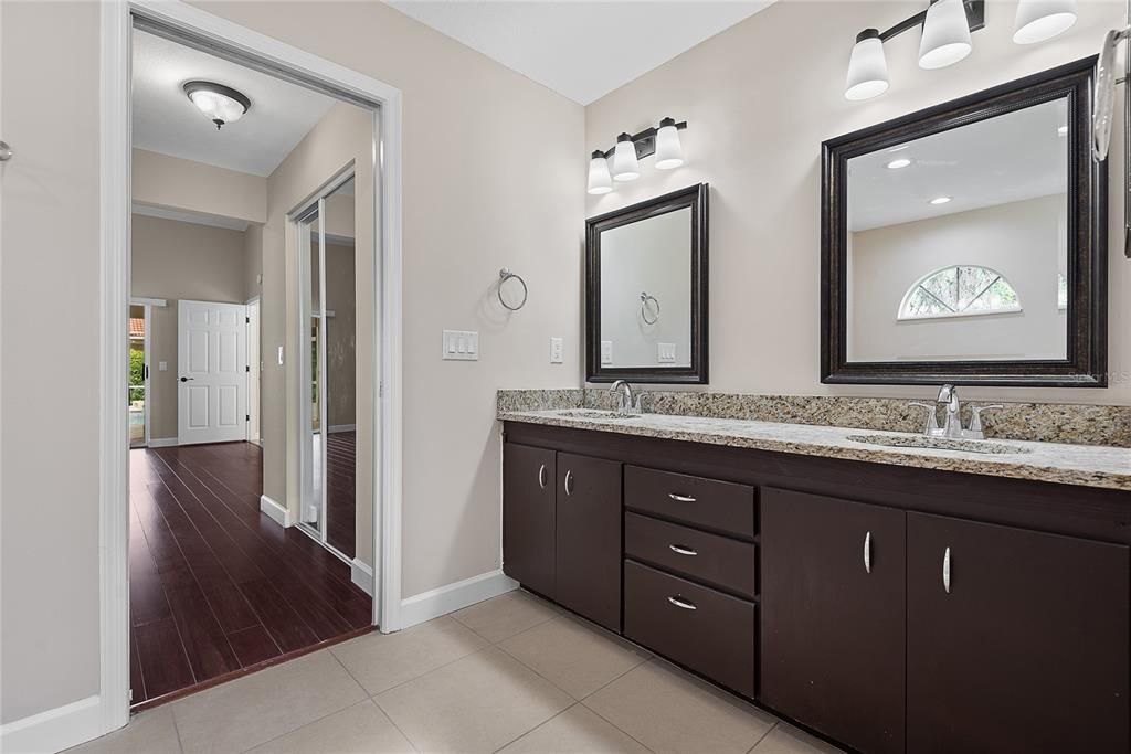 For Sale: $449,900 (3 beds, 2 baths, 1984 Square Feet)