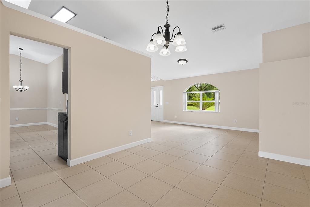 For Sale: $449,900 (3 beds, 2 baths, 1984 Square Feet)