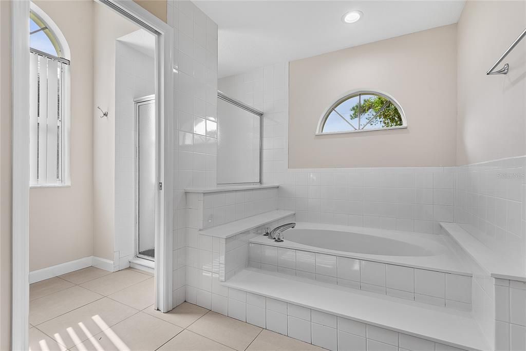 For Sale: $449,900 (3 beds, 2 baths, 1984 Square Feet)