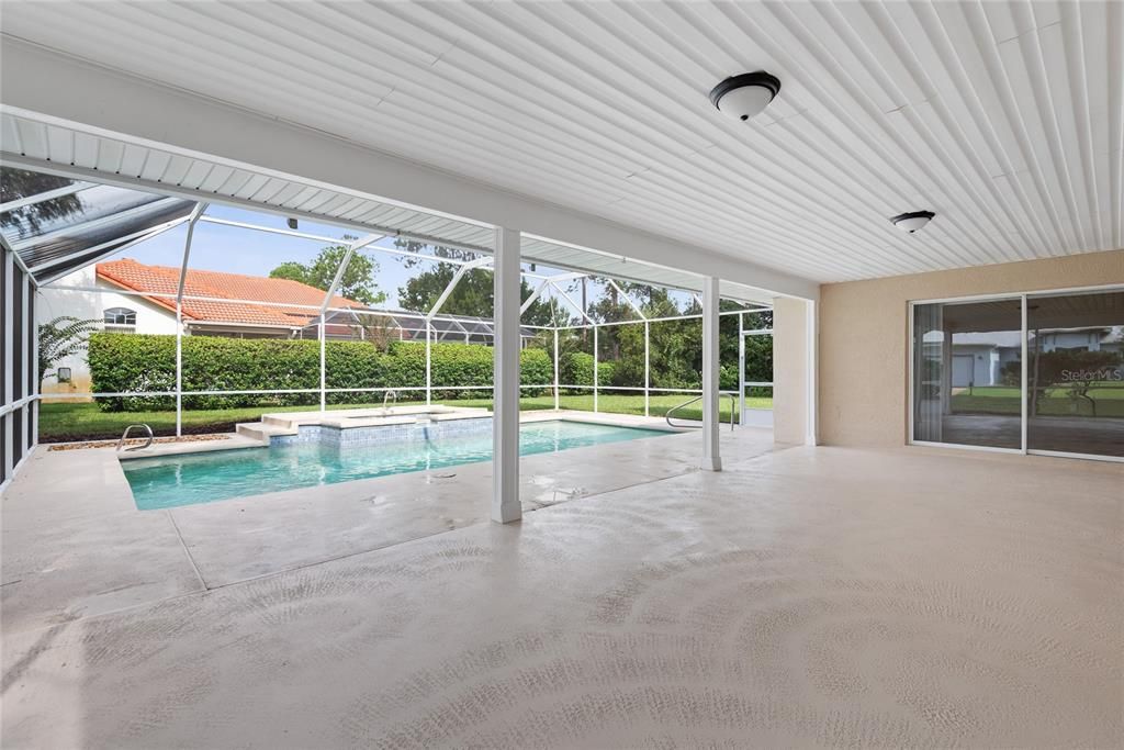 For Sale: $449,900 (3 beds, 2 baths, 1984 Square Feet)