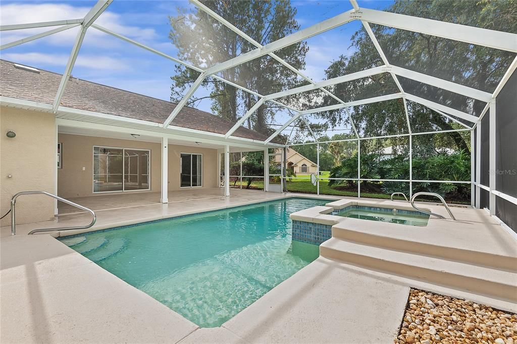 For Sale: $449,900 (3 beds, 2 baths, 1984 Square Feet)