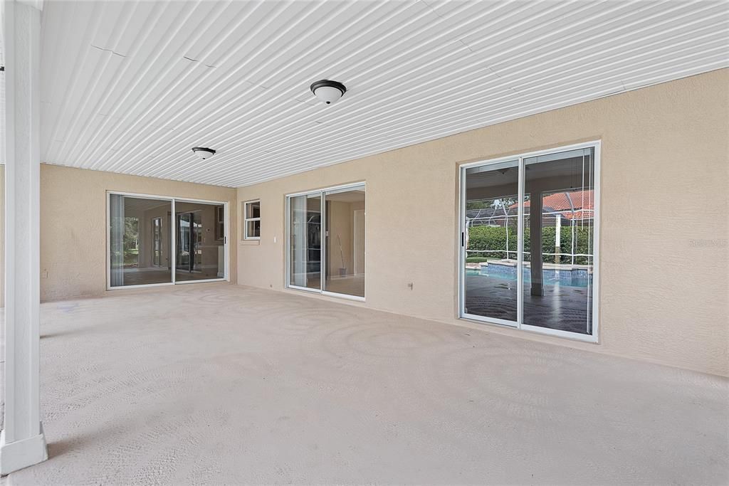 For Sale: $449,900 (3 beds, 2 baths, 1984 Square Feet)