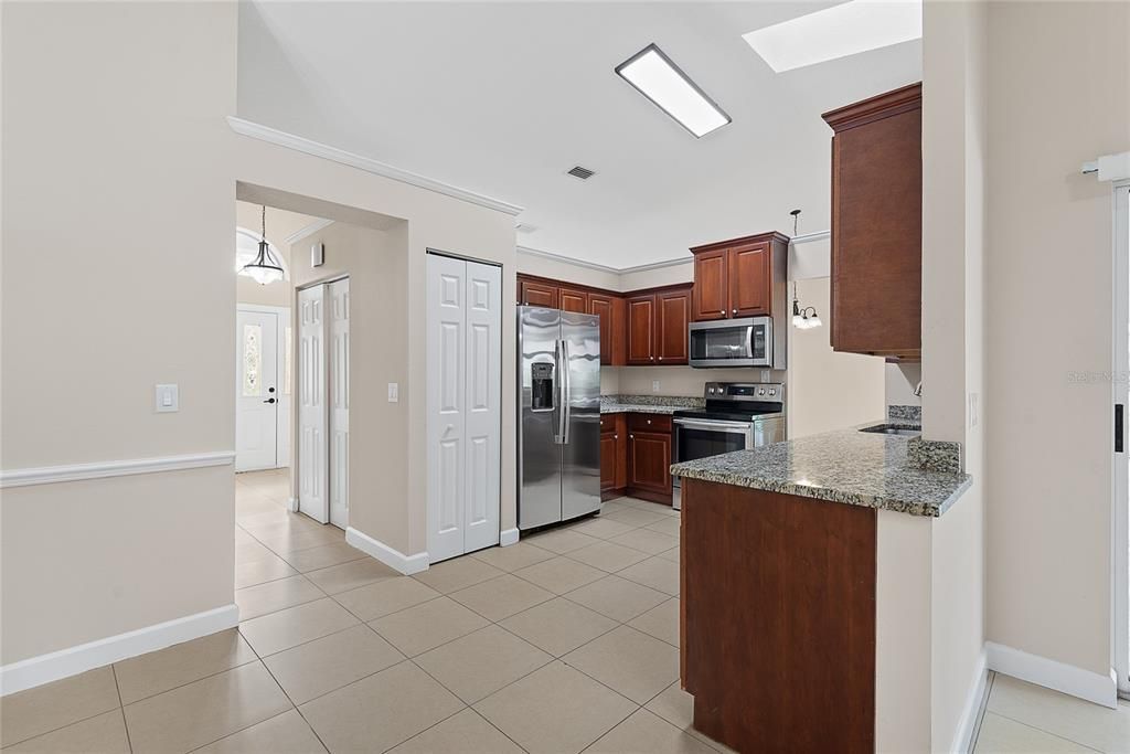 For Sale: $449,900 (3 beds, 2 baths, 1984 Square Feet)