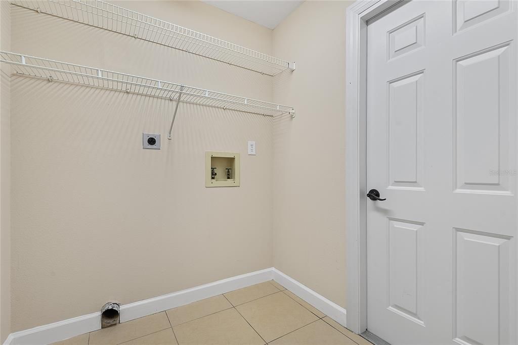 For Sale: $449,900 (3 beds, 2 baths, 1984 Square Feet)