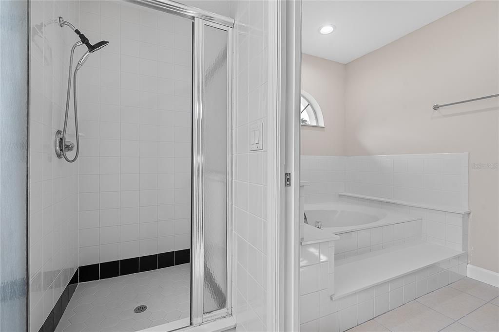 For Sale: $449,900 (3 beds, 2 baths, 1984 Square Feet)