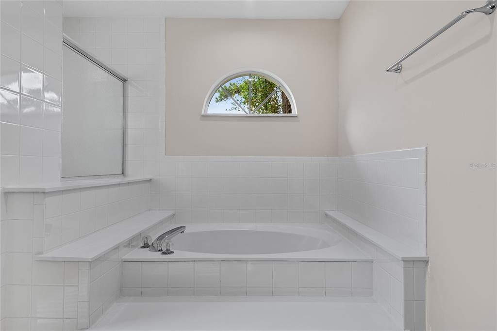 For Sale: $449,900 (3 beds, 2 baths, 1984 Square Feet)