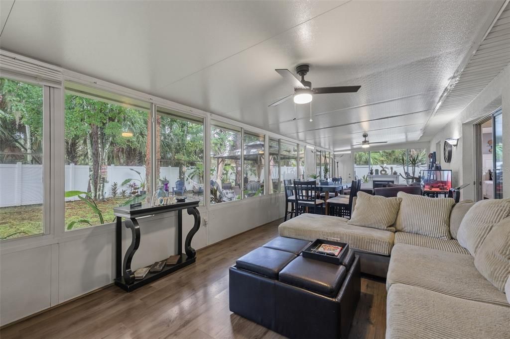 For Sale: $260,000 (3 beds, 2 baths, 1143 Square Feet)
