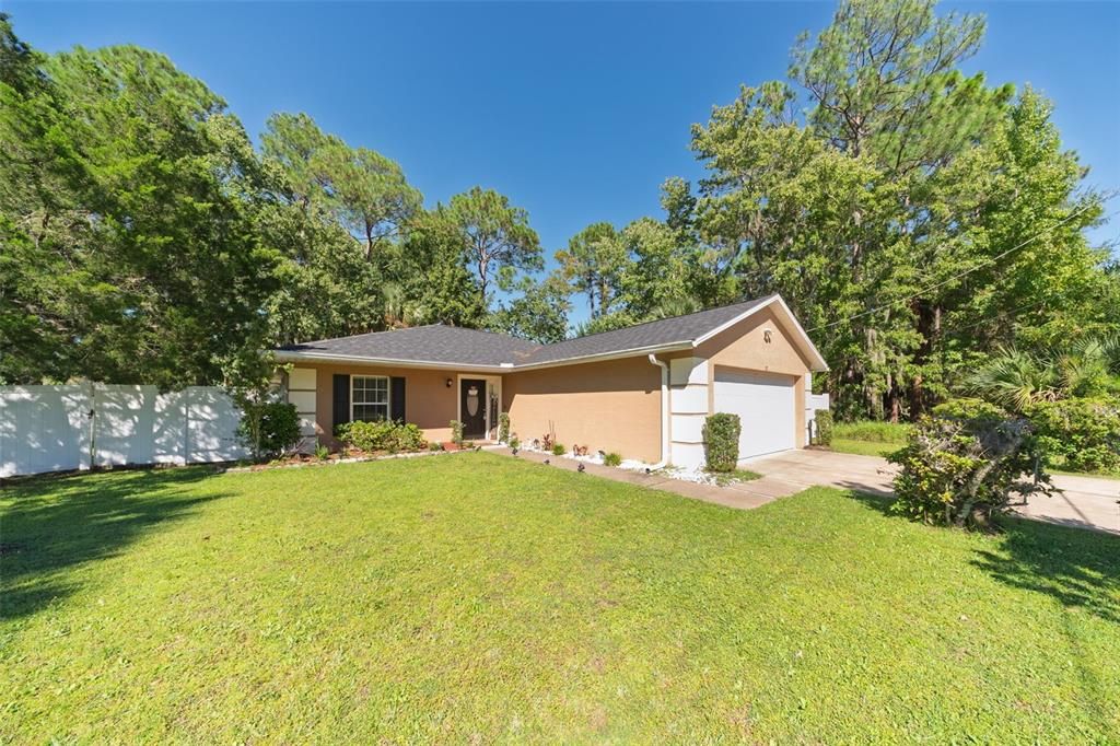 For Sale: $260,000 (3 beds, 2 baths, 1143 Square Feet)