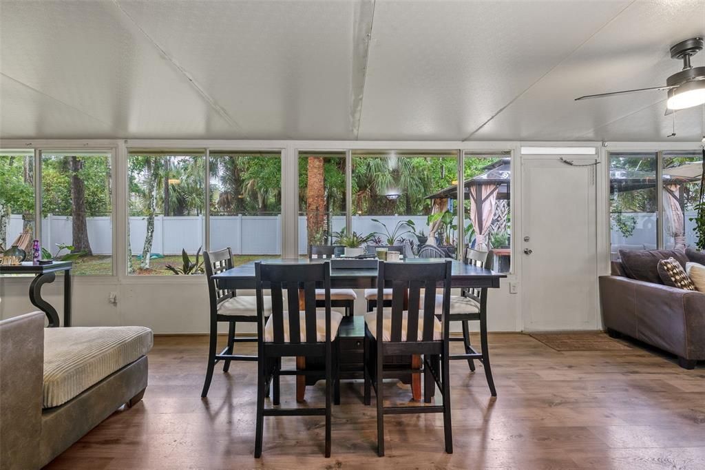 For Sale: $260,000 (3 beds, 2 baths, 1143 Square Feet)