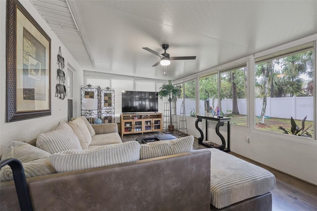 For Sale: $260,000 (3 beds, 2 baths, 1143 Square Feet)
