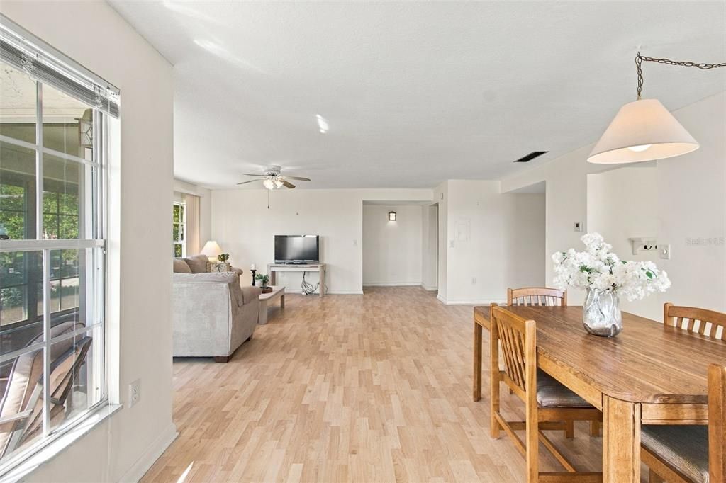 En Venta: $149,000 (2 camas, 2 baños, 1140 Pies cuadrados)