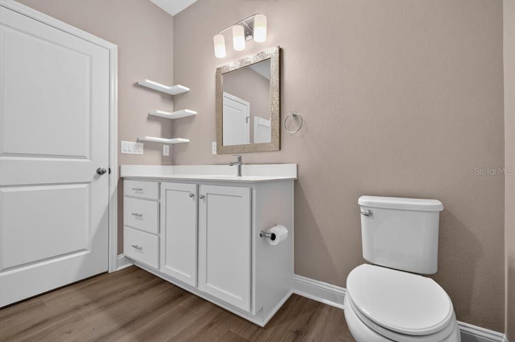 For Rent: $2,400 (3 beds, 2 baths, 1707 Square Feet)