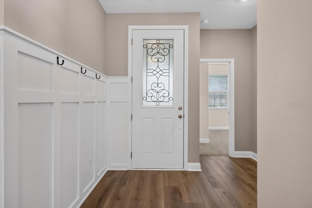 For Rent: $2,400 (3 beds, 2 baths, 1707 Square Feet)