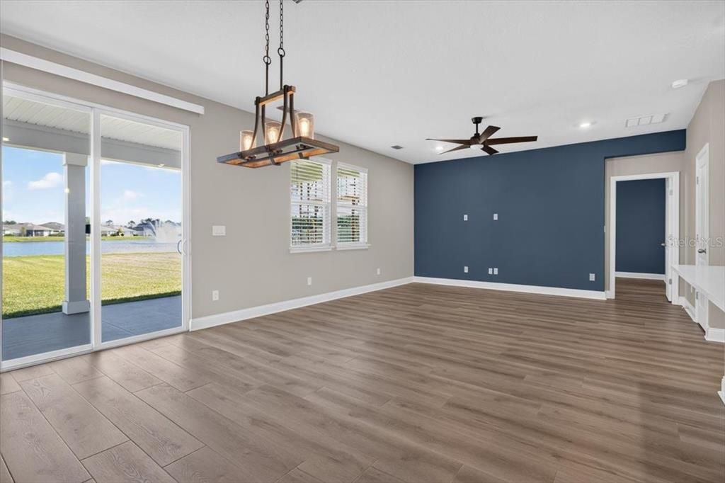 For Rent: $2,400 (3 beds, 2 baths, 1707 Square Feet)