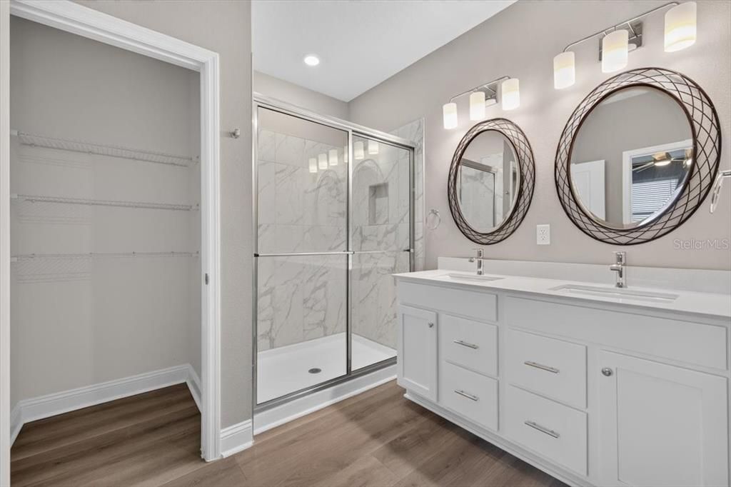 For Rent: $2,400 (3 beds, 2 baths, 1707 Square Feet)