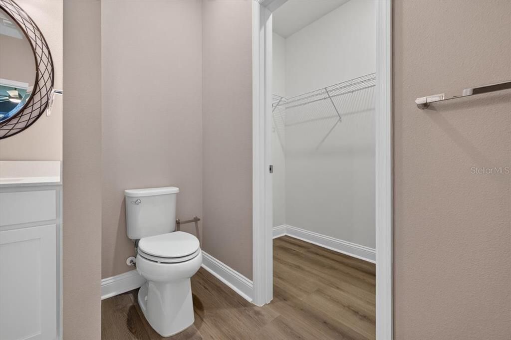 For Rent: $2,400 (3 beds, 2 baths, 1707 Square Feet)