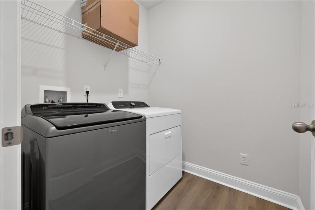 For Rent: $2,400 (3 beds, 2 baths, 1707 Square Feet)