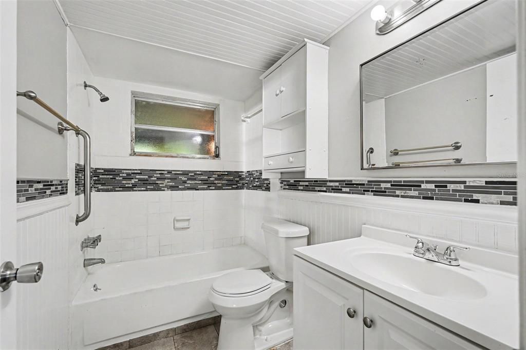 На продажу: $259,900 (3 спален, 2 ванн, 1358 Квадратных фут)