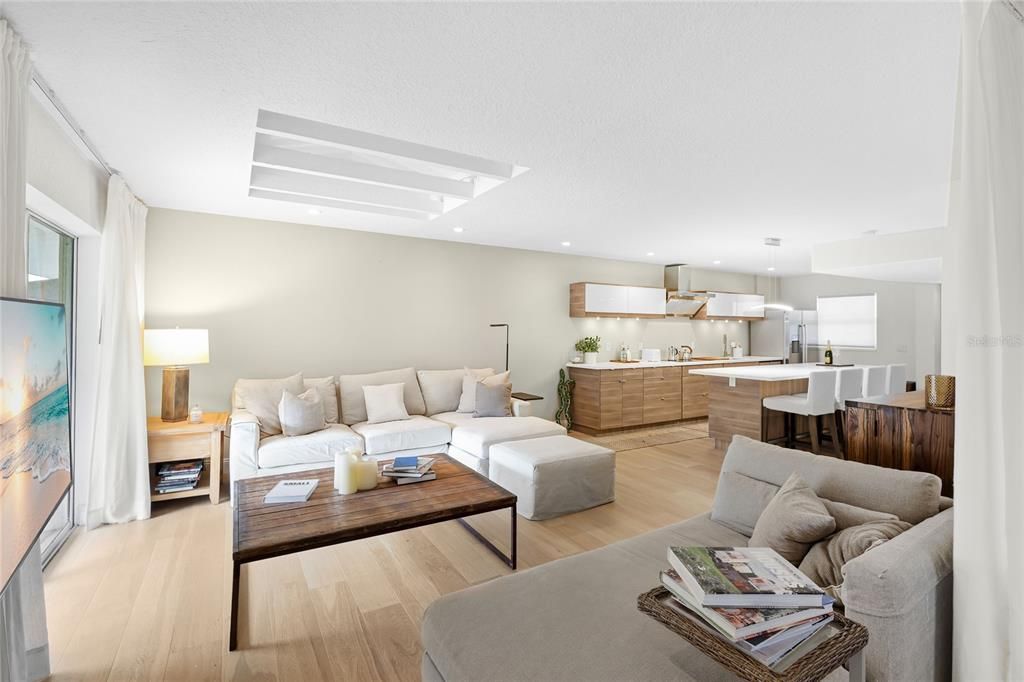 En Venta: $217,900 (1 camas, 1 baños, 920 Pies cuadrados)