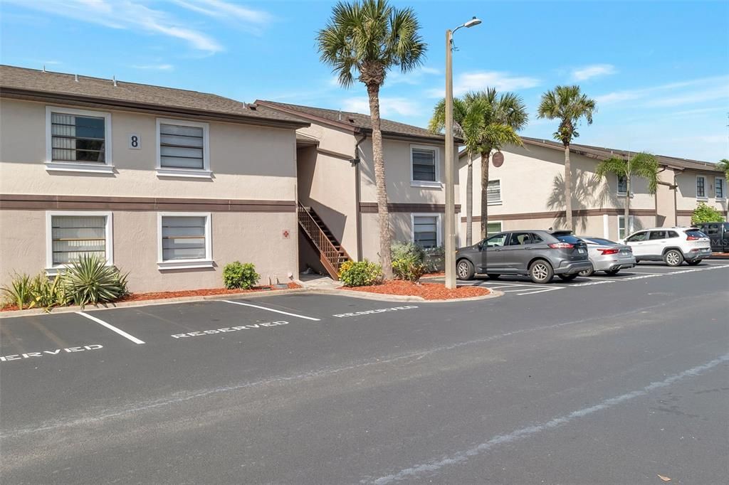 For Sale: $101,000 (1 beds, 1 baths, 733 Square Feet)